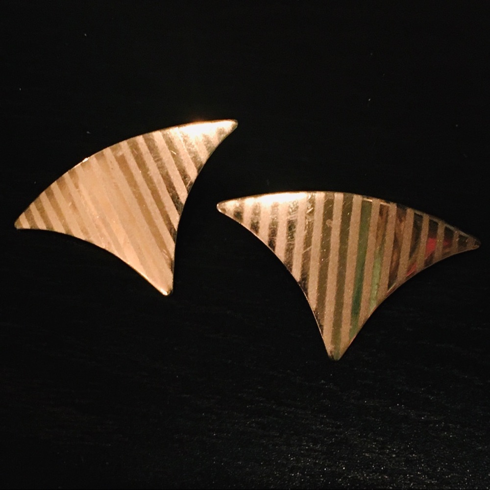 VTG Gold Tone Geometric triangular Stripe Earrings